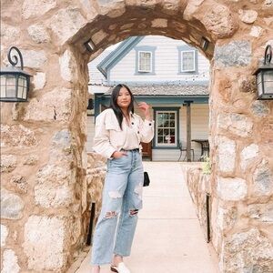 Women's Super-High Rise Distressed Straight‎ Jeans size 12